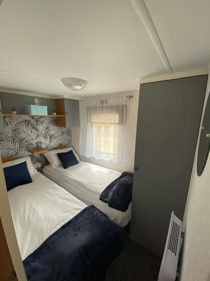 Unique Caravan With Outdoor Space Ballantrae Екстериор снимка