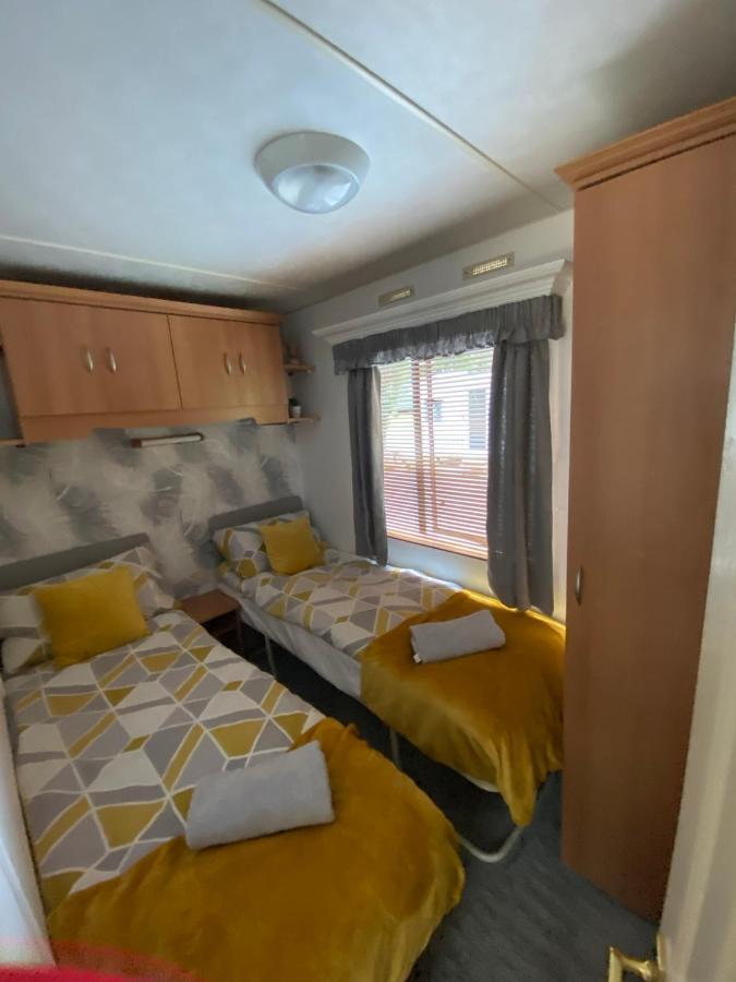 Unique Caravan With Outdoor Space Ballantrae Екстериор снимка