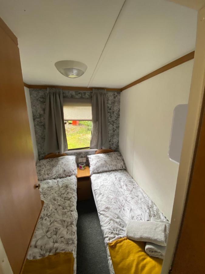 Unique Caravan With Outdoor Space Ballantrae Екстериор снимка