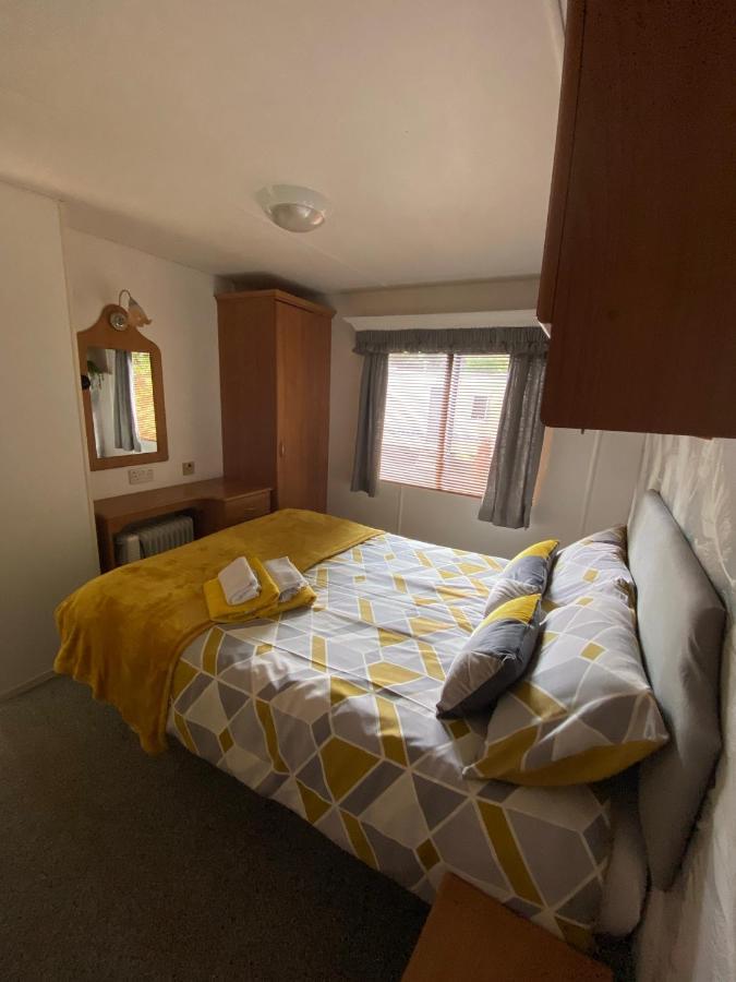 Unique Caravan With Outdoor Space Ballantrae Екстериор снимка