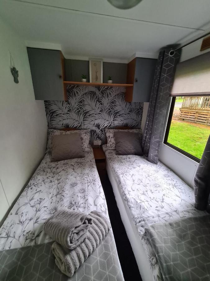 Unique Caravan With Outdoor Space Ballantrae Екстериор снимка