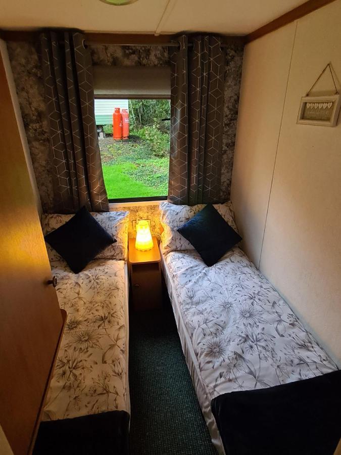Unique Caravan With Outdoor Space Ballantrae Екстериор снимка