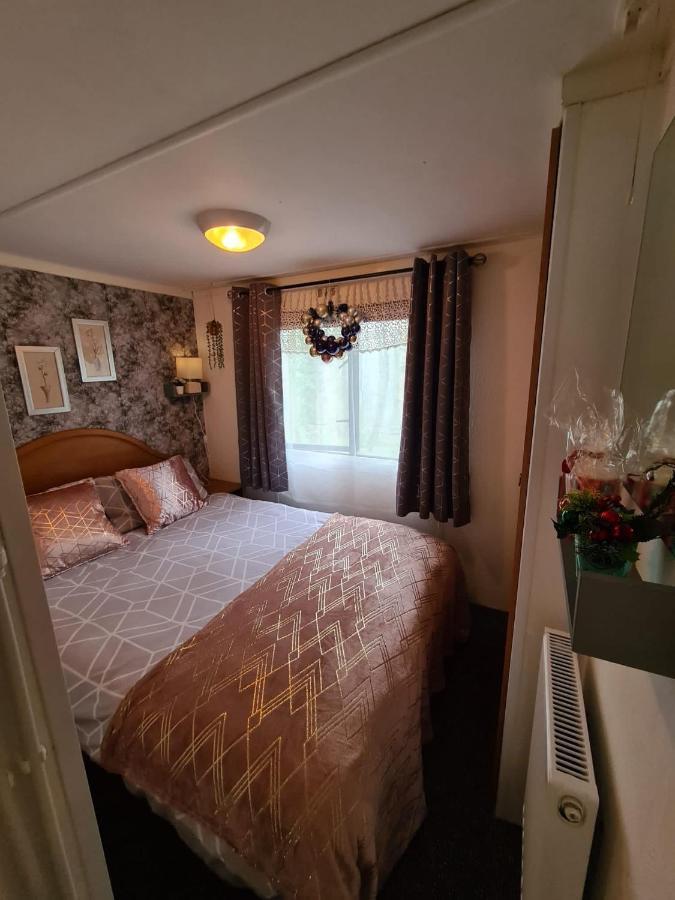 Unique Caravan With Outdoor Space Ballantrae Екстериор снимка