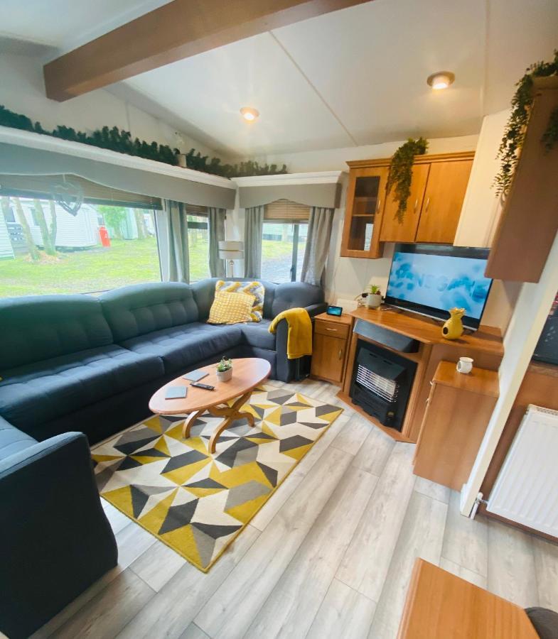 Unique Caravan With Outdoor Space Ballantrae Екстериор снимка