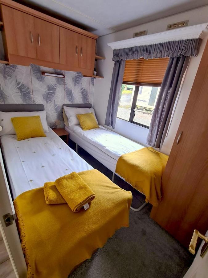Unique Caravan With Outdoor Space Ballantrae Екстериор снимка
