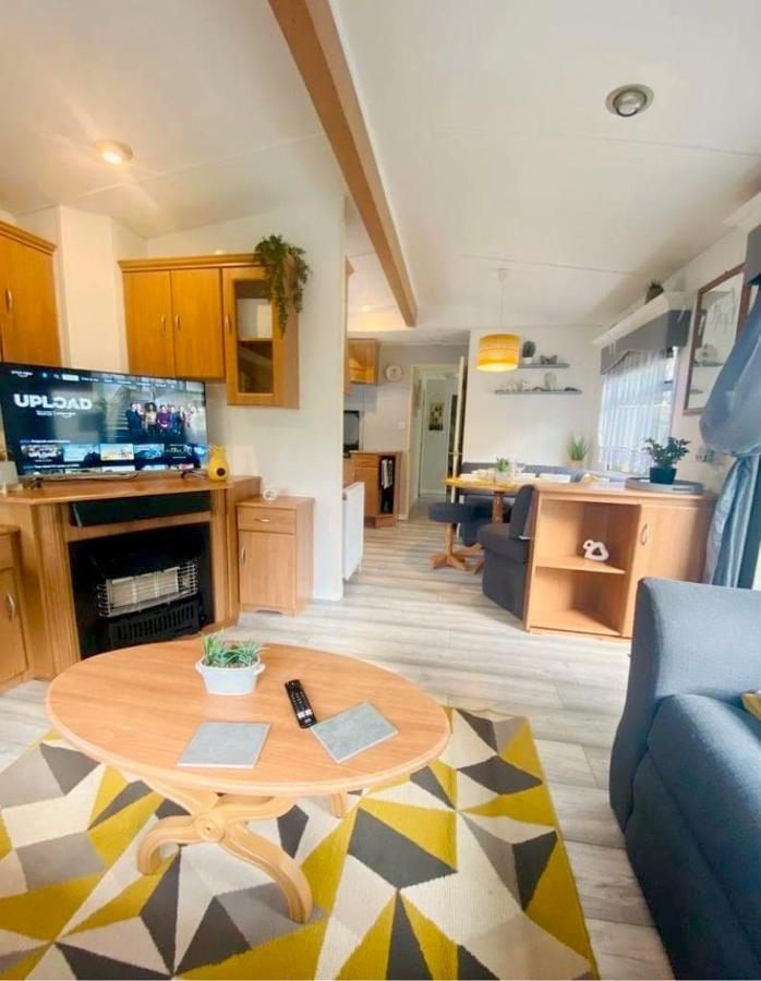 Unique Caravan With Outdoor Space Ballantrae Екстериор снимка