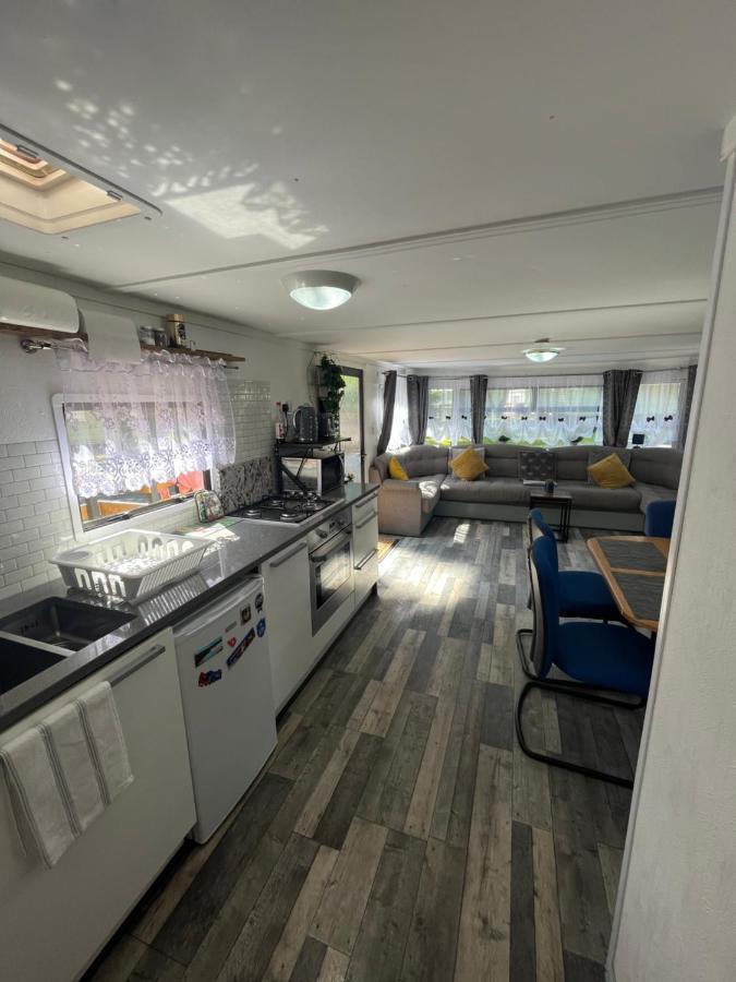 Unique Caravan With Outdoor Space Ballantrae Екстериор снимка